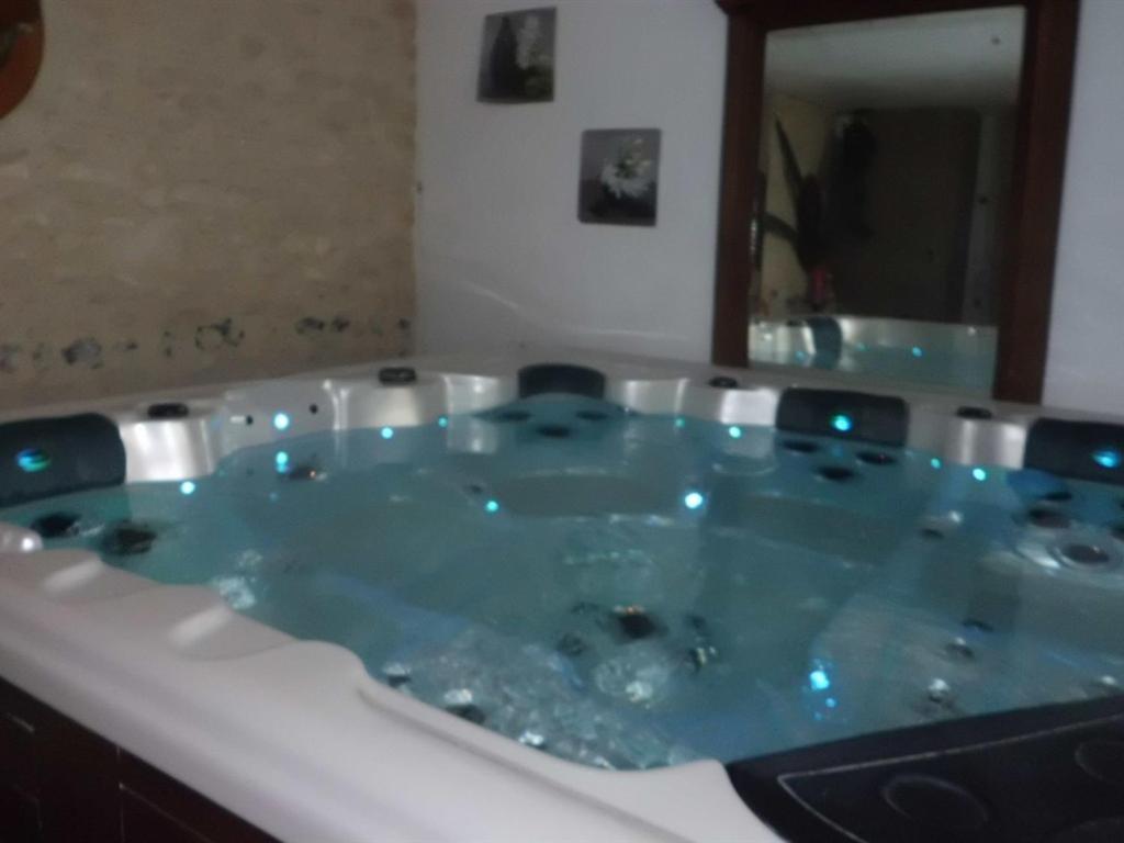 Le Clos Saint Paul Hotel Tourny Екстериор снимка